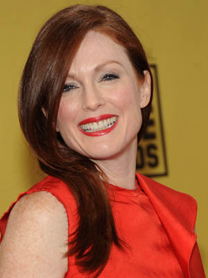Julianne Moore at 2010 Critics' Choice Awards 2010-01-15 18:21:07