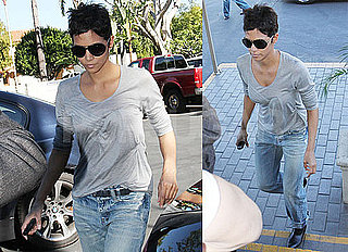 Photos of Halle Berry Running Errands in LA 2010-01-29 15:00:35