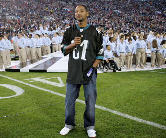 Will Smith introduced Alicia Keys, who sang the national anthem in 2005.
Will Smith introduced Alicia Keys, who sang the national anthem in 2005.