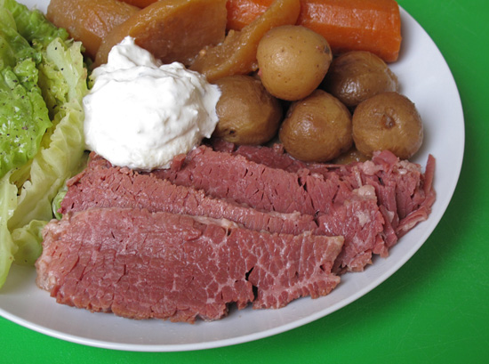 Easy Slow Cooker St. Patrick's Day Recipe For Corned Beef Easy Slow Cooker St. Patrick's Day Recipe For Corned Beef