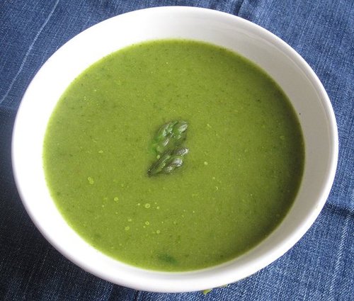 Easy Cream-Less Asparagus Soup Recipe