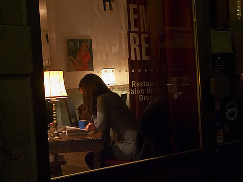 Is Reading in a Restaurant Rude?