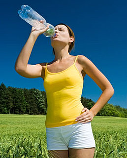 Drinking Cold Water Before and During a Workout Helps You Exercise Longer