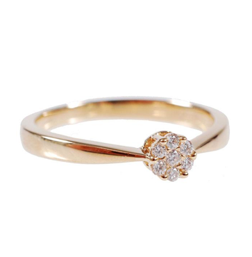 10 Stylishly Traditional Engagement Rings 10 Stylishly Traditional Engagement Rings