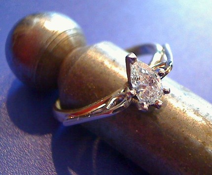 10 Stylishly Traditional Engagement Rings 10 Stylishly Traditional Engagement Rings