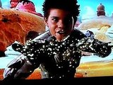 Taylor Lautner Sings and Moves it as Sharkboy