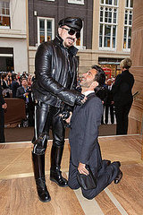 Marc Jacobs Sings Backup for Donna Summer, Talks Hair Transplant at Louis Vuitton Store Opening