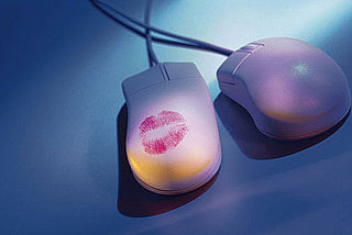 Companies Offer Online Dating Assistants