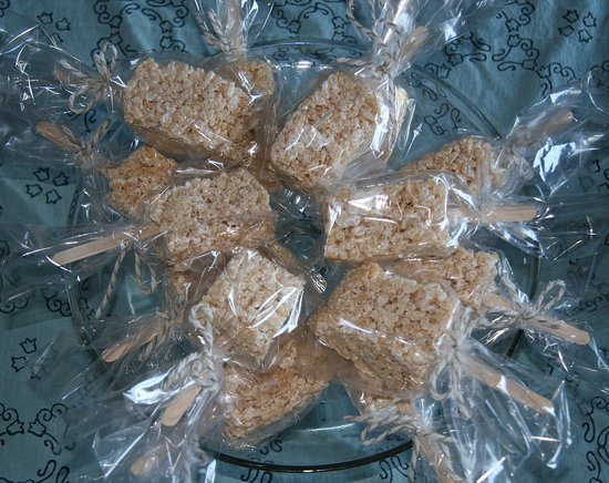 Make Kitschy, Throwback Treats 