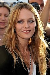 Vanessa Paradis Feels Sorry For Carla Bruni Vanessa Paradis Feels Sorry For Carla Bruni