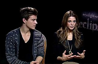 Link Time — Ashley Greene Talks Eclipse's Alice Cullen, Spain's Iker Casillas kisses Sara Carbonero on Live TV