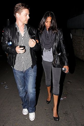 Zoe wore shades of gray to the Kings of Leon concert in LA.
Zoe wore shades of gray to the Kings of Leon concert in LA.