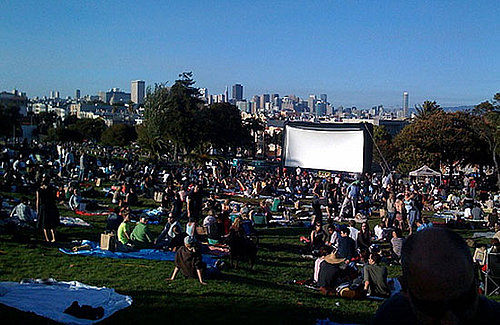 Packing Tips For Movie Night in the Park