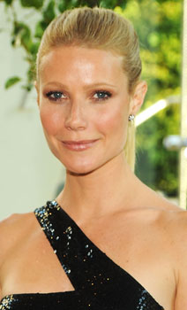 Listen to Gwyneth Paltrow's "Country Strong"