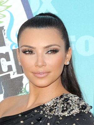 Kim Kardashian at 2010 Teen Choice Awards