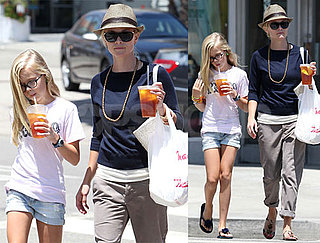 Pictures of Reese Witherspoon and Ava Phillippe Getting Iced Teas in LA