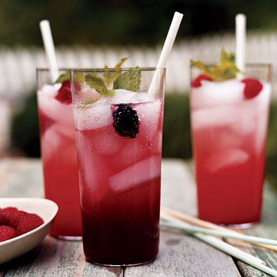 Nonalcoholic Berry-Lemon Sparkler Recipe Nonalcoholic Berry-Lemon Sparkler Recipe