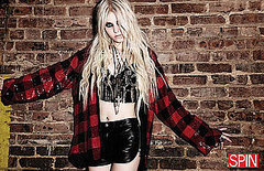 Taylor Momsen does Spin-september 2010