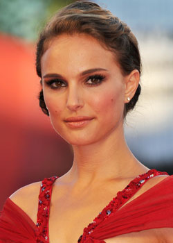 Natalie Portman to Take Over Angelina Jolie's Gravity Role 2010-09-07 10:30:20