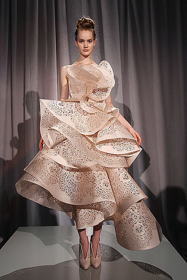 Spring 2011 New York Fashion Week: Marchesa 2010-09-15 16:05:53 Spring 2011 New York Fashion Week: Marchesa 2010-09-15 16:05:53