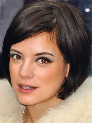 How to Get a Retro Smoky Eye Makeup Look Like Lily Allen