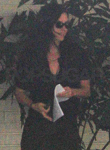 Pictures of Courteney Cox Without Wedding Ring in LA