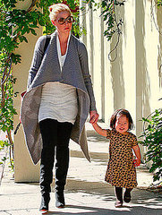 Pictures of Katherine Heigl and Naleigh Kelley Going to the Library in LA Pictures of Katherine Heigl and Naleigh Kelley Going to the Library in LA