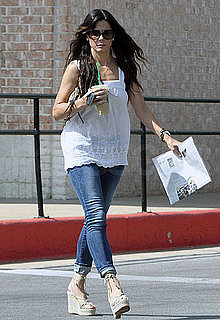 Pictures of Sandra Bullock Unpacking in Austin