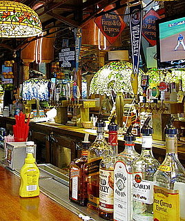Cocktail Historian Martin Cate Explores the Fern Bar of the 1970s