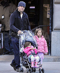 Pictures of Matt Damon in NYC With Daughters Gia and Isabella Pictures of Matt Damon in NYC With Daughters Gia and Isabella