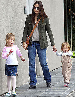 Pictures of Jennifer Garner With Violet and Seraphina 2010-12-03 16:30:00