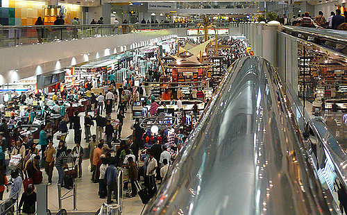 How to Stay Healthy When Traveling Over the Holidays