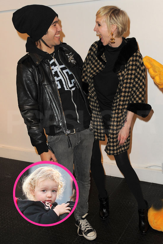Pictures of Ashlee Simpson With Pete Wentz and Bronx Pictures of Ashlee Simpson With Pete Wentz and Bronx