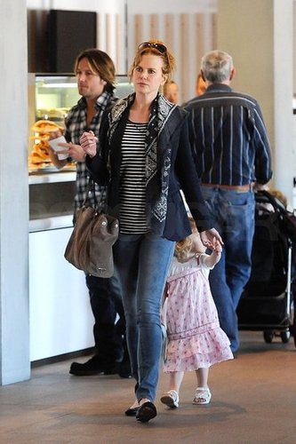 Nicole Kidman Sightsees in Sydney With Sunday, Opens Up About Connor and Bella Nicole Kidman Sightsees in Sydney With Sunday, Opens Up About Connor and Bella