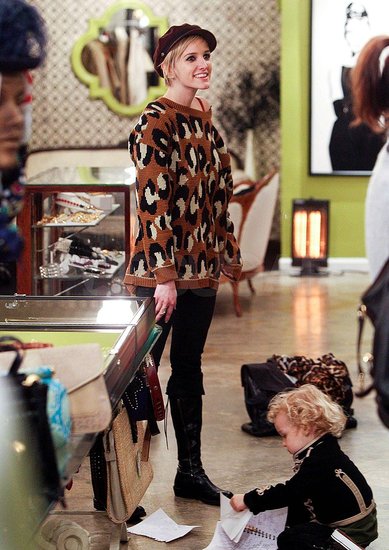 Pictures of Ashlee Simpson Holiday Shopping in LA With Tina and Bronx