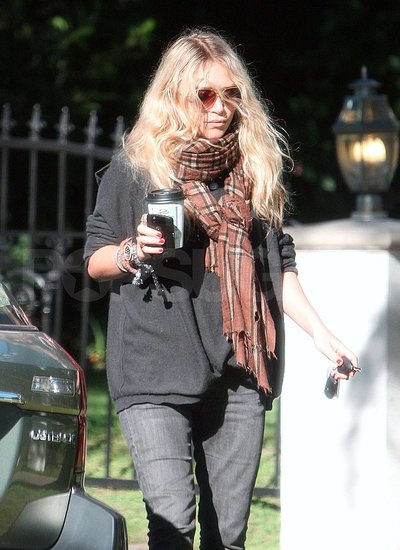 Mary-Kate Olsen Stays Connected and Caffeinated Mary-Kate Olsen Stays Connected and Caffeinated