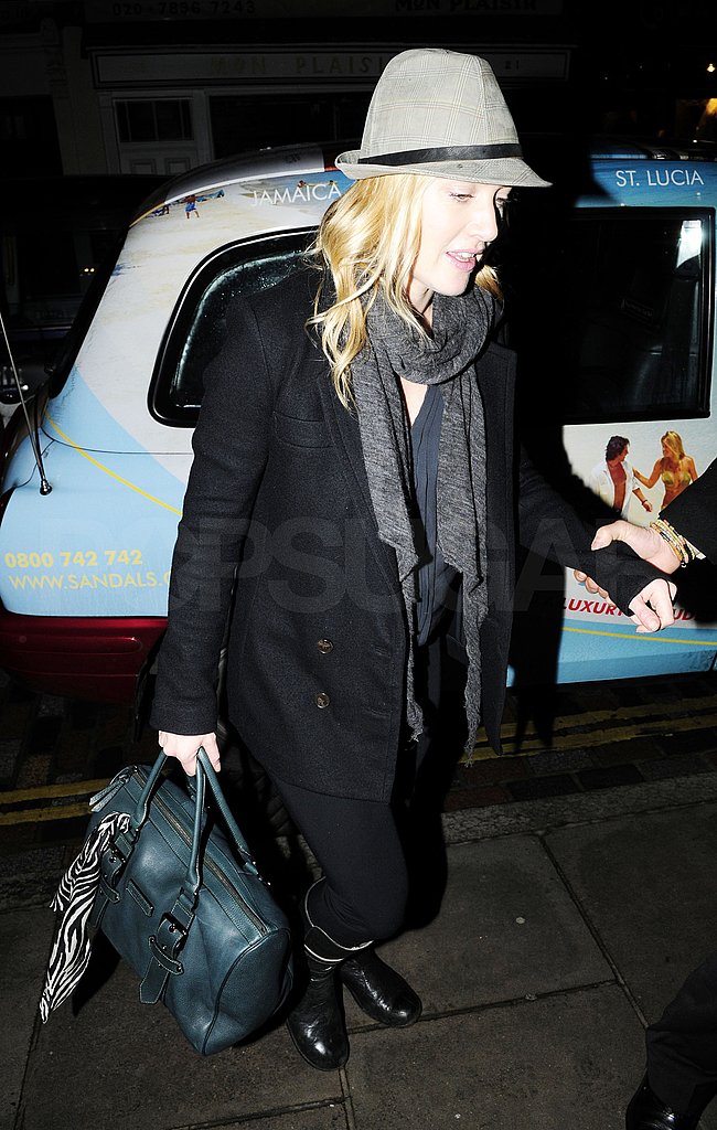 Kate Winslet Treats Herself to a Holiday Meal in London Kate Winslet Treats Herself to a Holiday Meal in London