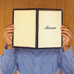 Does a Food Critic's Anonymity Matter?