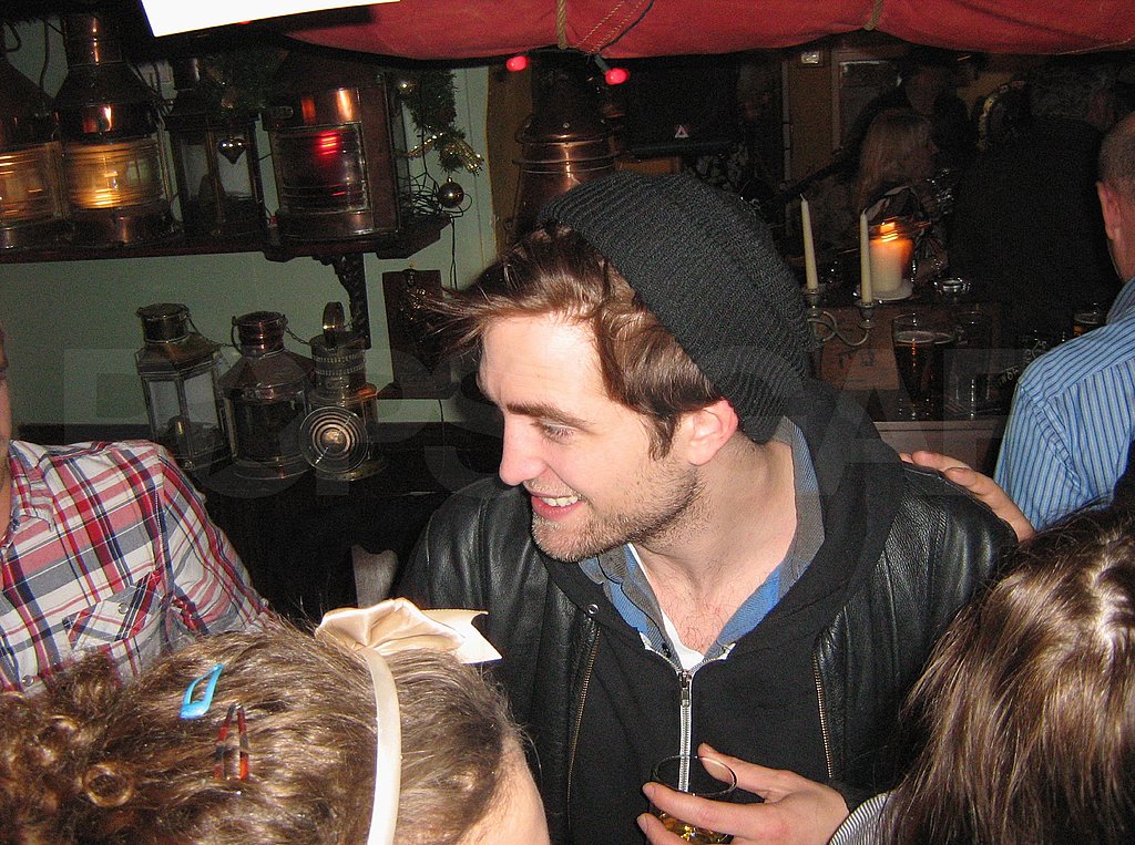 Pictures of Robert Pattinson on His New Year's Eve in Isle of Wight With Kristen Stewart Pictures of Robert Pattinson on His New Year's Eve in Isle of Wight With Kristen Stewart
