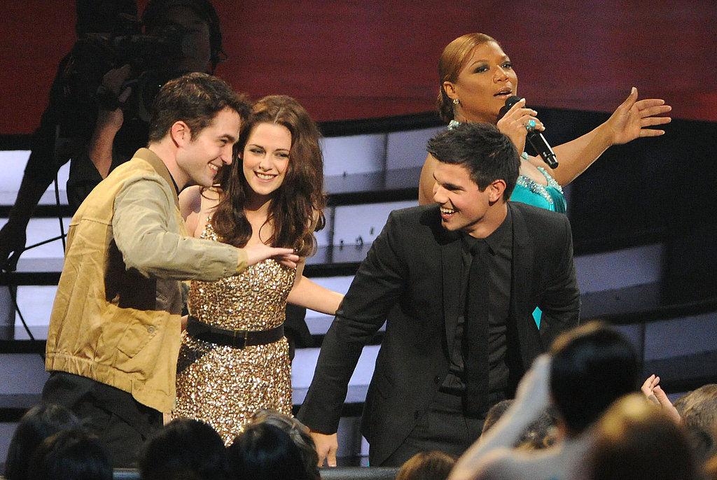 See Robert, Kristen, and Taylor's Cute Chemistry at the People's Choice Awards! See Robert, Kristen, and Taylor's Cute Chemistry at the People's Choice Awards!