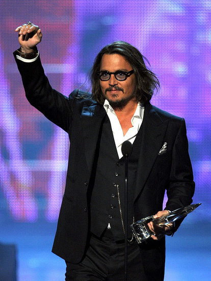 Johnny Depp Makes a Surprise Appearance and Scores a Robert Pattinson Upset at People's Choice Awards! Johnny Depp Makes a Surprise Appearance and Scores a Robert Pattinson Upset at People's Choice Awards!