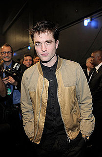 Pictures of Robert Pattinson at 2011 People's Choice Awards 2011-01-05 19:43:01