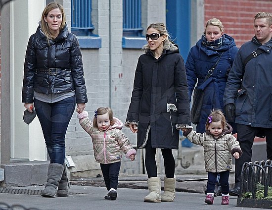 Sarah Jessica Parker Navigates Snowy NYC With Her Now-Walking Twin Girls! Sarah Jessica Parker Navigates Snowy NYC With Her Now-Walking Twin Girls!