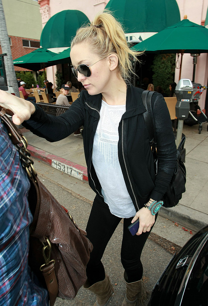 Kate Hudson Follows the Lead of a Friend Kate Hudson Follows the Lead of a Friend