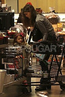 Pictures of Katie Holmes and Suri Cruise Grocery Shopping in Vancouver
