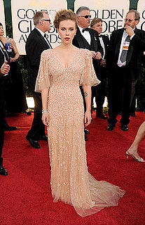 Pictures of Scarlett Johansson in Elie Saab at Golden Globes Red Carpet 2011-01-16 16:30:01