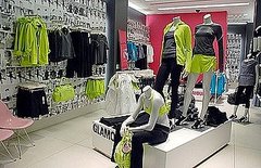 GapBody Pop-Up on Fifth Avenue Promotes Fitness, Spandex, and Getting Healthy in 2011