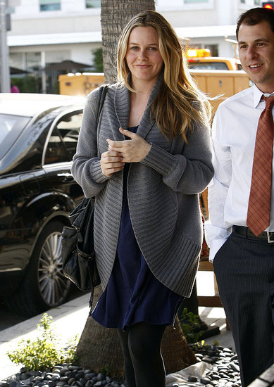 Alicia Silverstone Announces Her Pregnancy and Steps Out With a Bump! Alicia Silverstone Announces Her Pregnancy and Steps Out With a Bump!