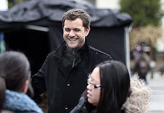 Pictures of Joshua Jackson on the Vancouver Set of Fringe 2011-01-23 08:38:00