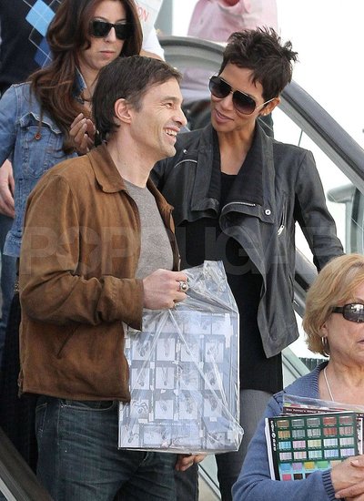 Halle Berry and Olivier Martinez Are the Picture of Happiness Halle Berry and Olivier Martinez Are the Picture of Happiness
